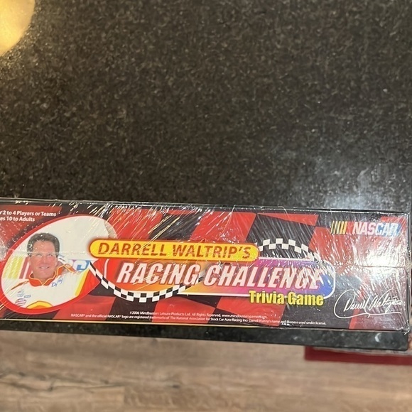 Darrell Waltrip’s Racing Challenge Trivia Game - Picture 3 of 5